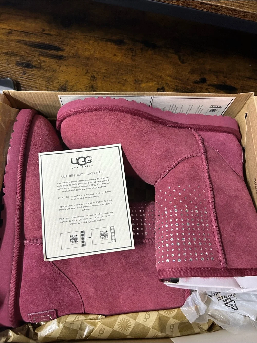 UGG CLASSIC SHORT BLING SANGRIA SHEARLING LINED BOOT US 7 / EU 38 / UK 5.5